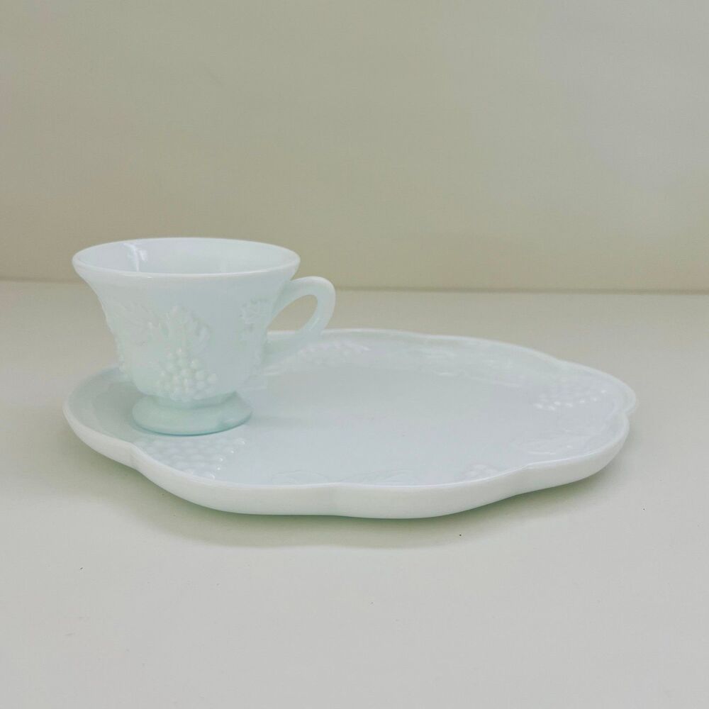 INDIANA GLASS CO. Opaque Milk Glass Colony Harvest Snack Plate & Tea Mug Cup Set